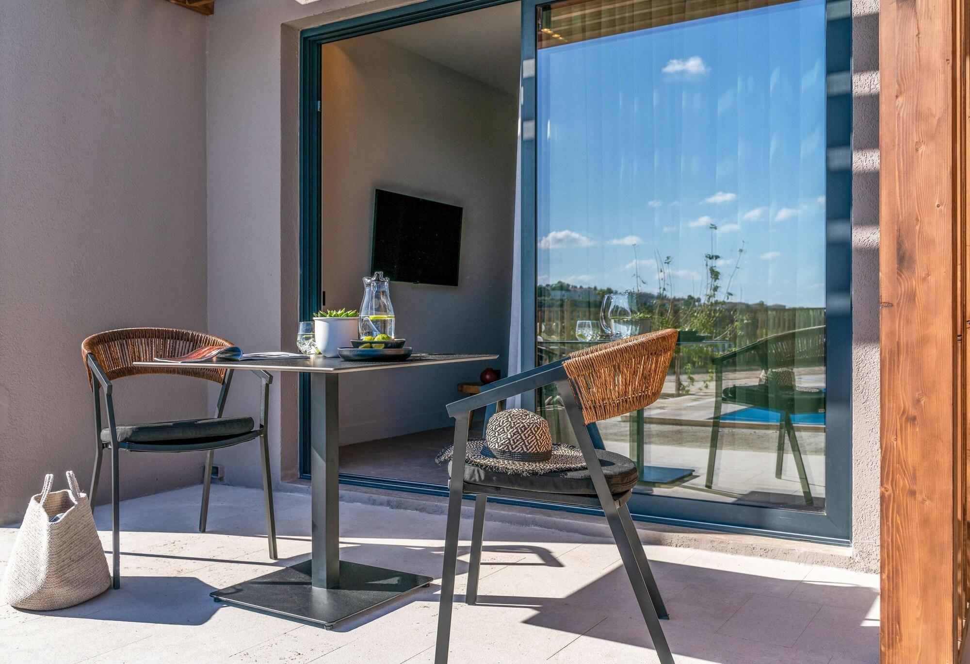 Elissa Adults-Only Lifestyle Beach Resort Kallithea  Ngoại thất bức ảnh A balcony at a hotel