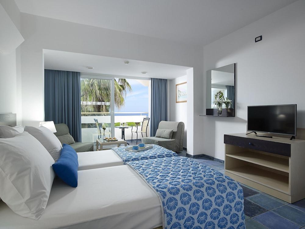 Elissa Adults-Only Lifestyle Beach Resort Kallithea  Ngoại thất bức ảnh A typical hotel room